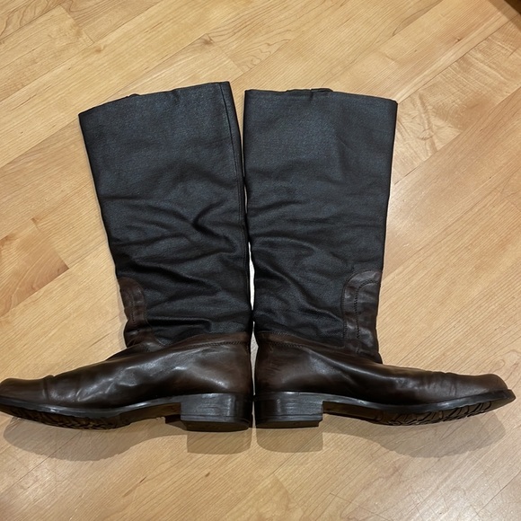 Stuart Weitzman brown leather/textured leather satin lined interior buckle boots - Picture 5 of 16